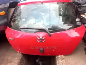 Vitz/Yaris Boot Lift Back