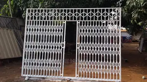 Collapsible Door., Pasico