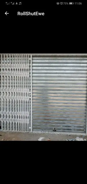 Collapsible Door., Pasico