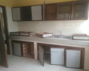 2bdrm Apartment in Sakumono Estates, Tema Metropolitan for sale