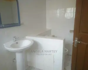 2bdrm Apartment in Sakumono Estates, Tema Metropolitan for sale