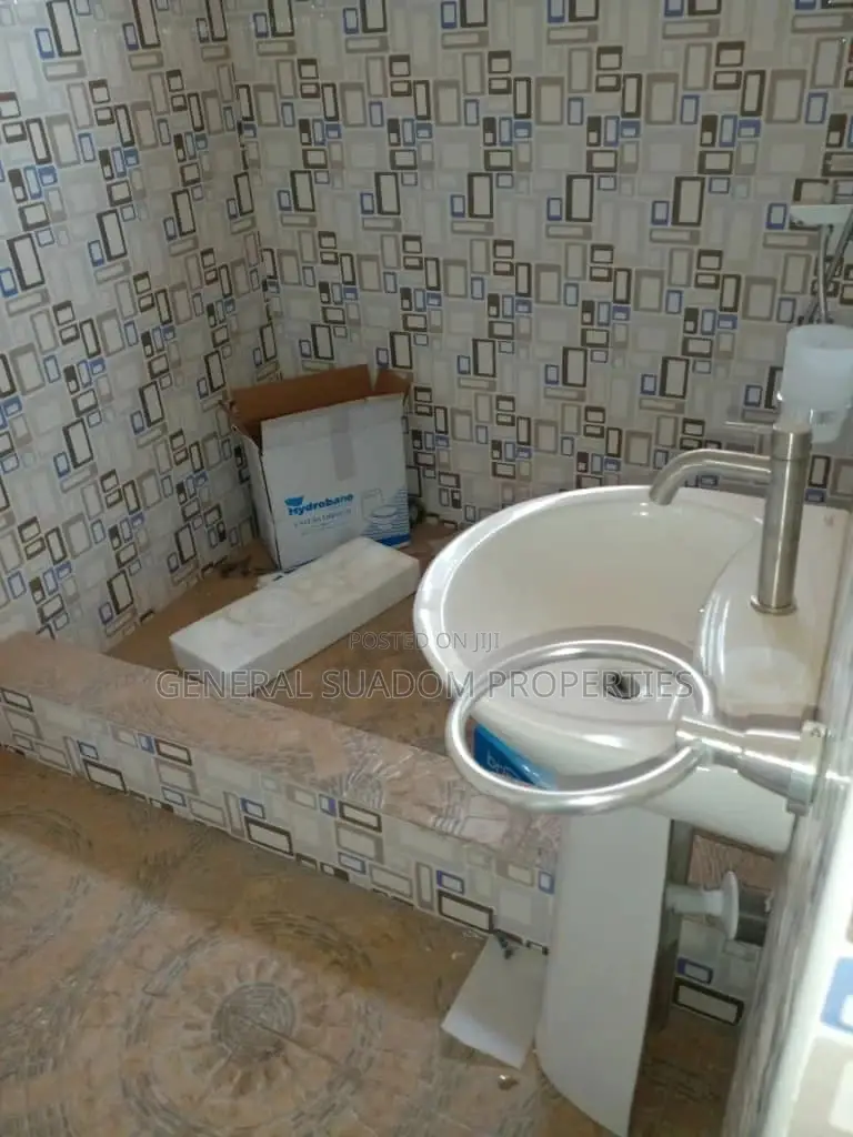 2bdrm Apartment in Suadom Properties, Baatsona Total for rent