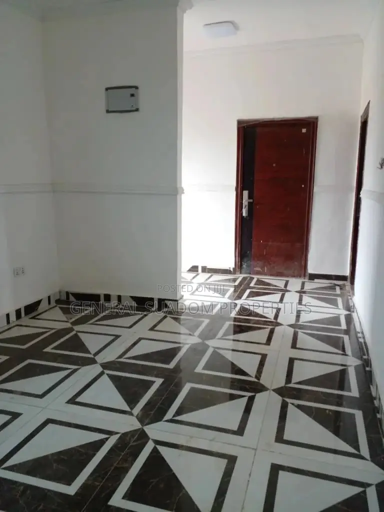 3bdrm Apartment in Suadom Properties, Baatsona Total for rent