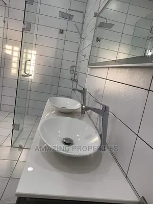 6bdrm House in East Legon, Accra Metropolitan for Sale