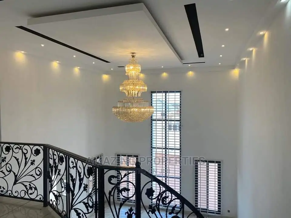 6bdrm House in East Legon, Accra Metropolitan for Sale