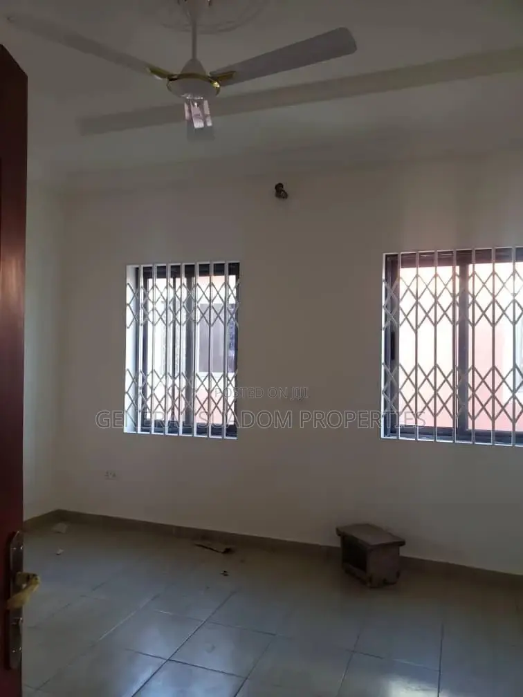 3bdrm House in Suadom Properties, Baatsona Total for rent