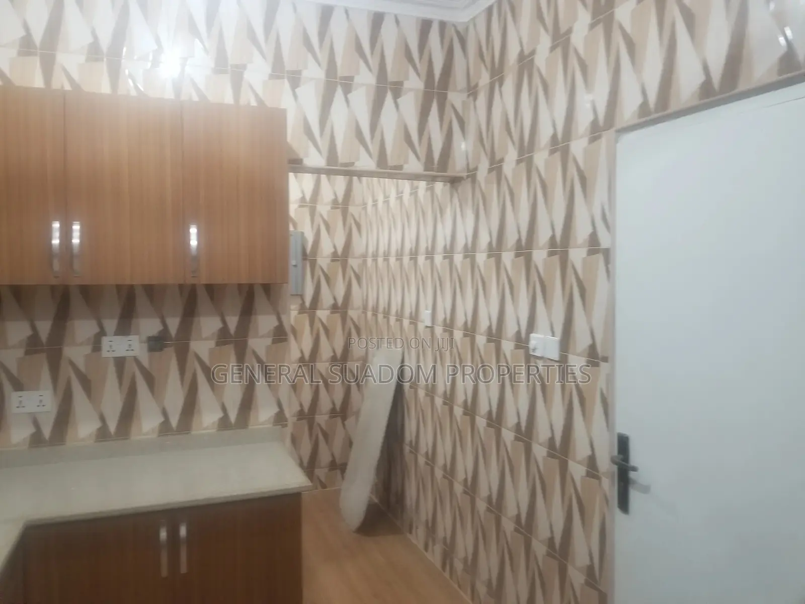 3bdrm House in Suadom Properties, Baatsona Total for rent