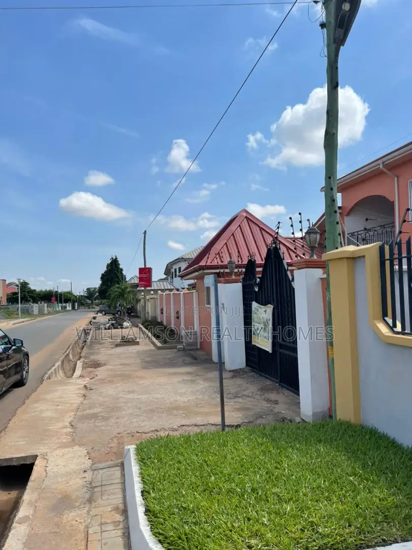 Furnished 8bdrm Mansion in Hfc Estate, Spintex for Sale