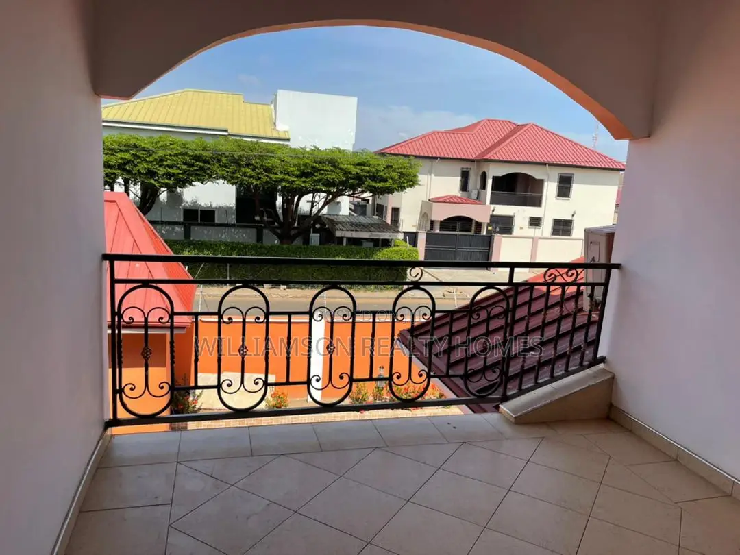 Furnished 8bdrm Mansion in Hfc Estate, Spintex for Sale