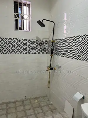 3bdrm House in De-Icons Real Estate, Awutu Senya East Municipal