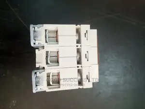 3 Pole 32amps Havells Breaker.