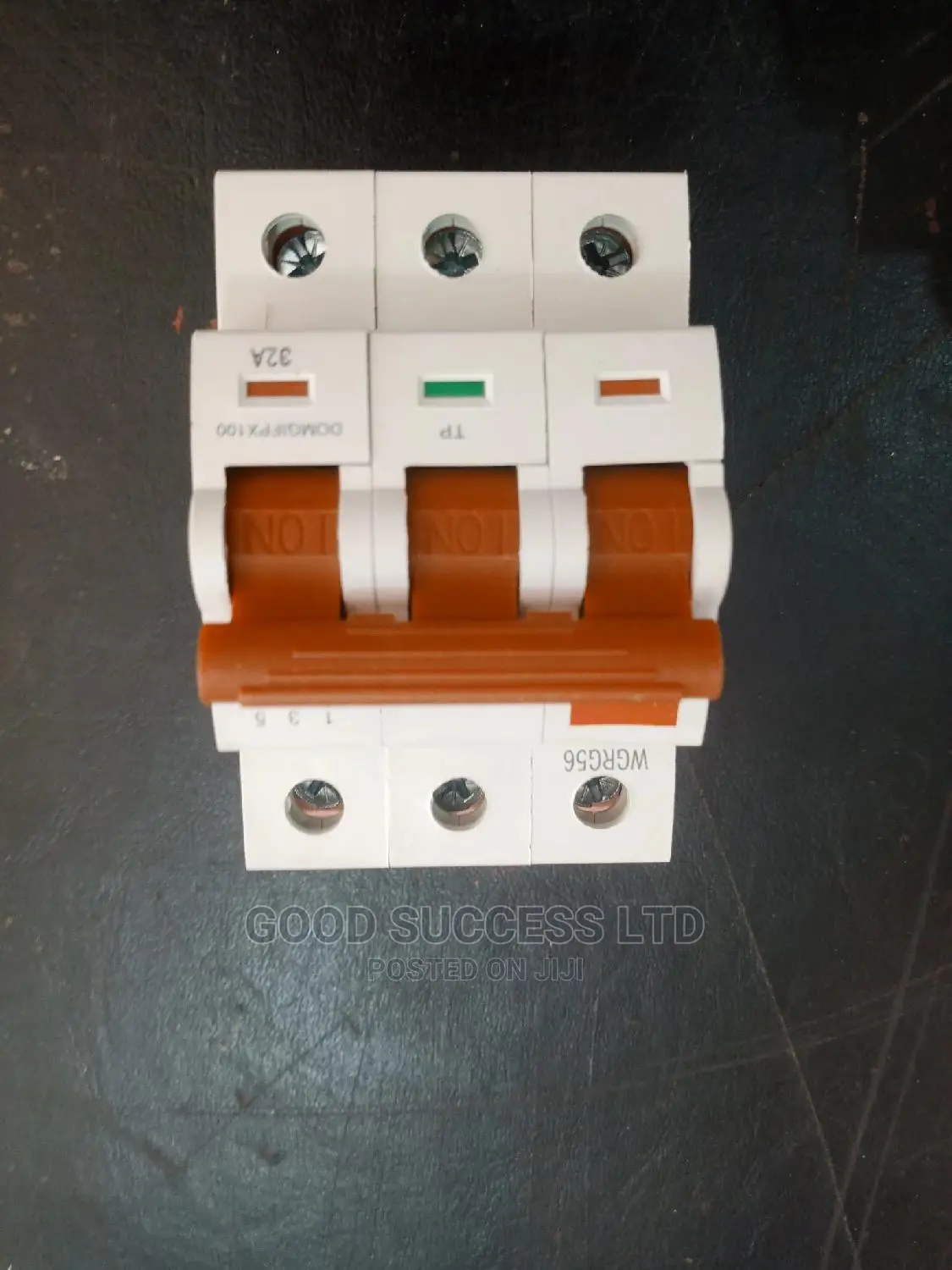 3 Pole 32amps Havells Breaker.