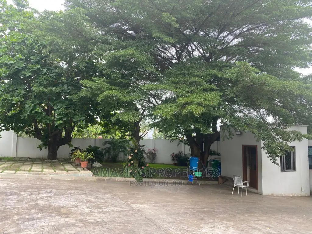 5bdrm House in Airport Residential for Sale