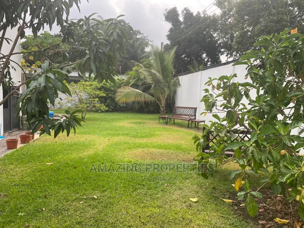 5bdrm House in Airport Residential for Sale
