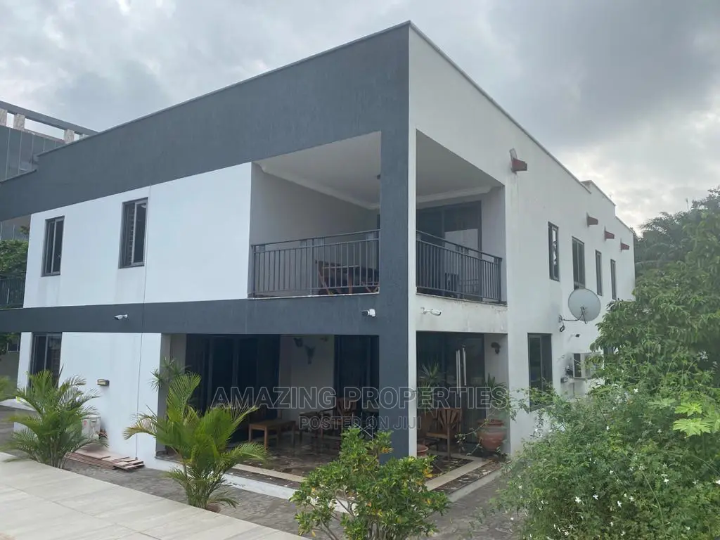 5bdrm House in Airport Residential for Sale