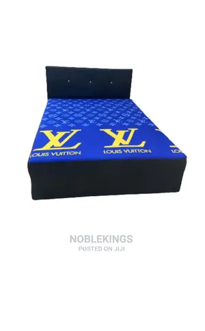 Inbuilt Bed With Mattress