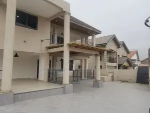 3bdrm Apartment in Suadom Properties, Baatsona Total for rent