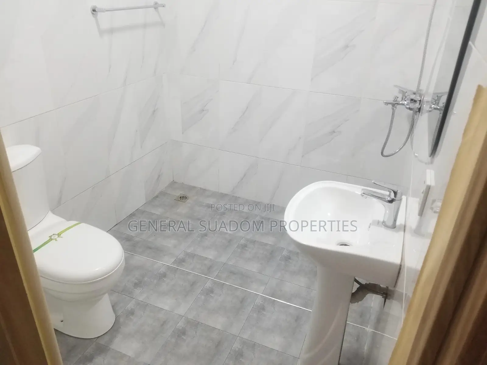 3bdrm Apartment in Suadom Properties, Baatsona Total for rent