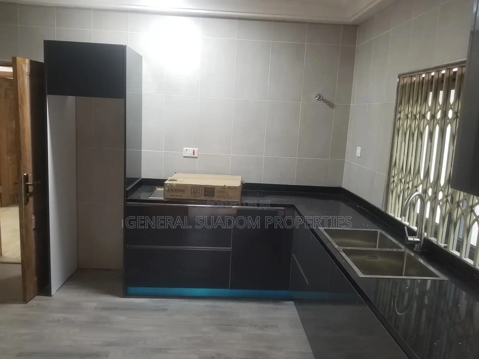 3bdrm Apartment in Suadom Properties, Baatsona Total for rent