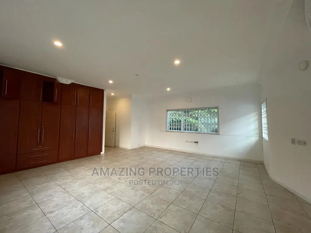 4bdrm House in Airport Hills for Sale
