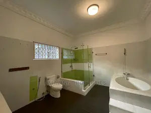 4bdrm House in Airport Hills for Sale