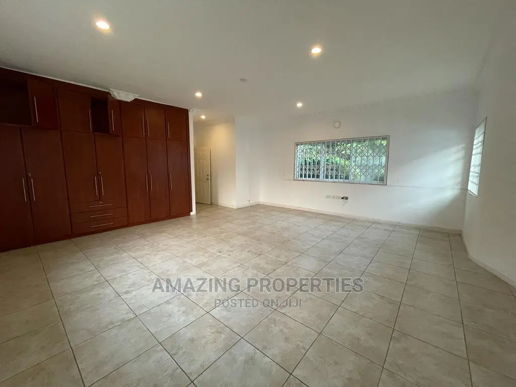 4bdrm House in Airport Hills for Sale