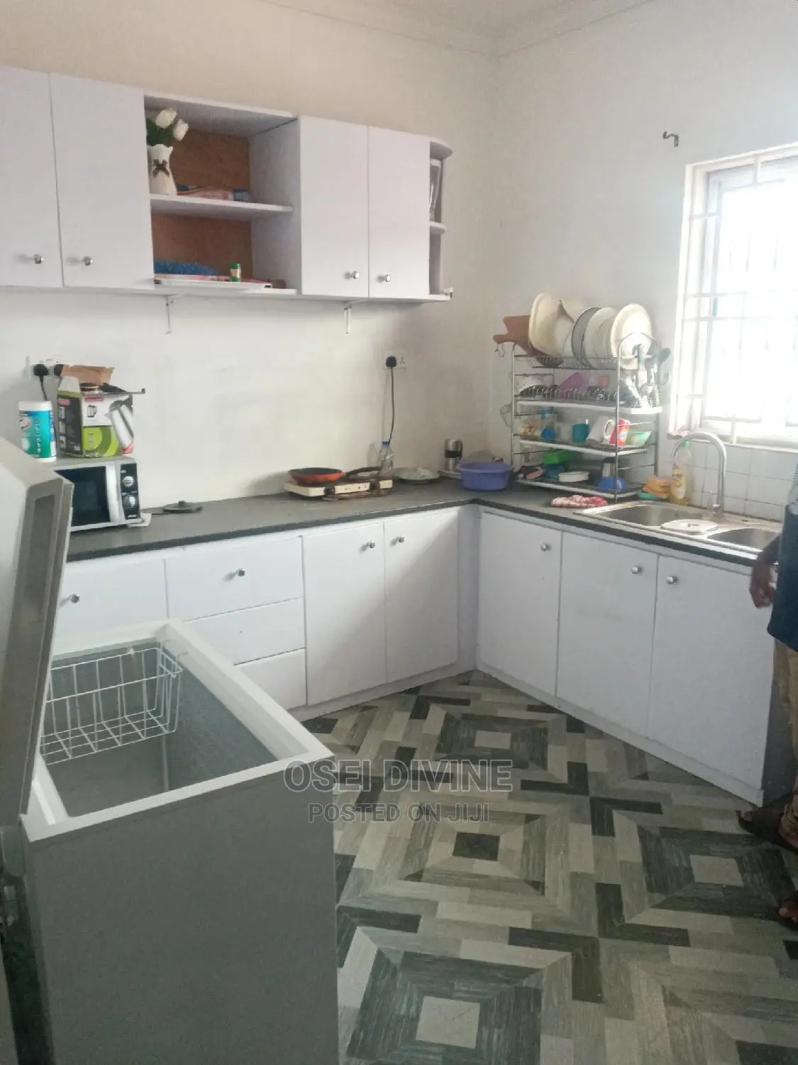 Exe 2-Bedrooms Apartment With AC Dansoman