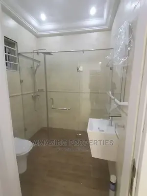 5bdrm House in East Legon for Sale