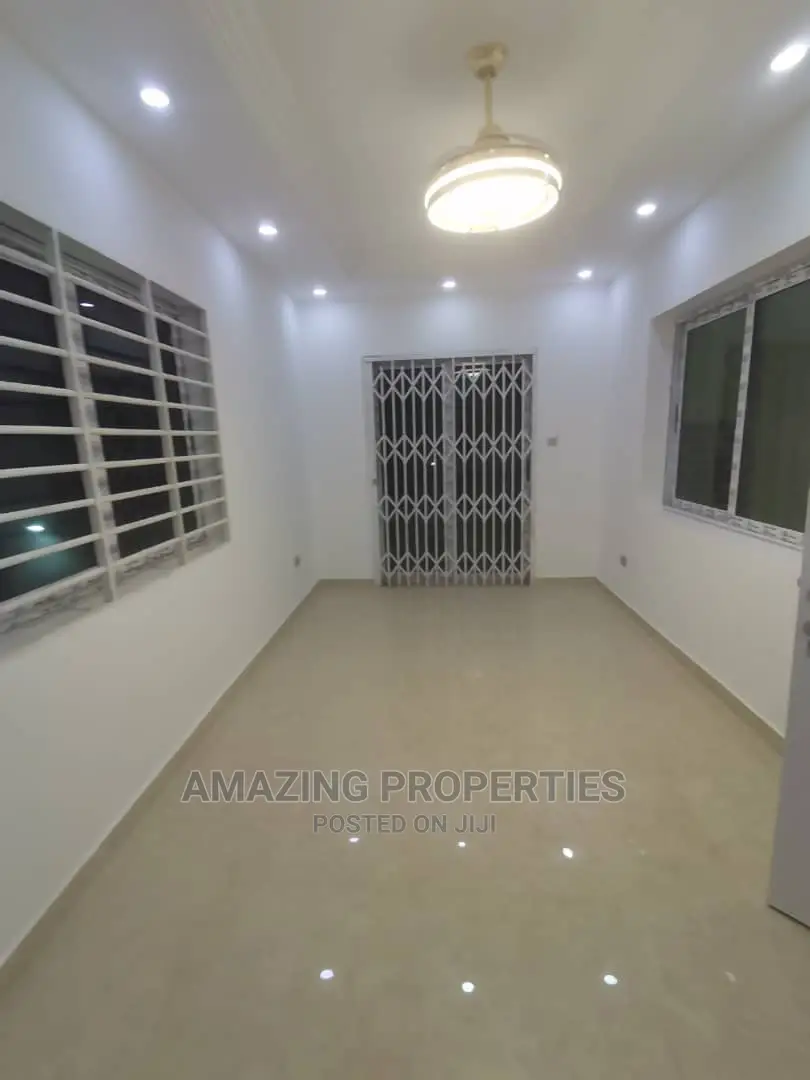 5bdrm House in East Legon for Sale