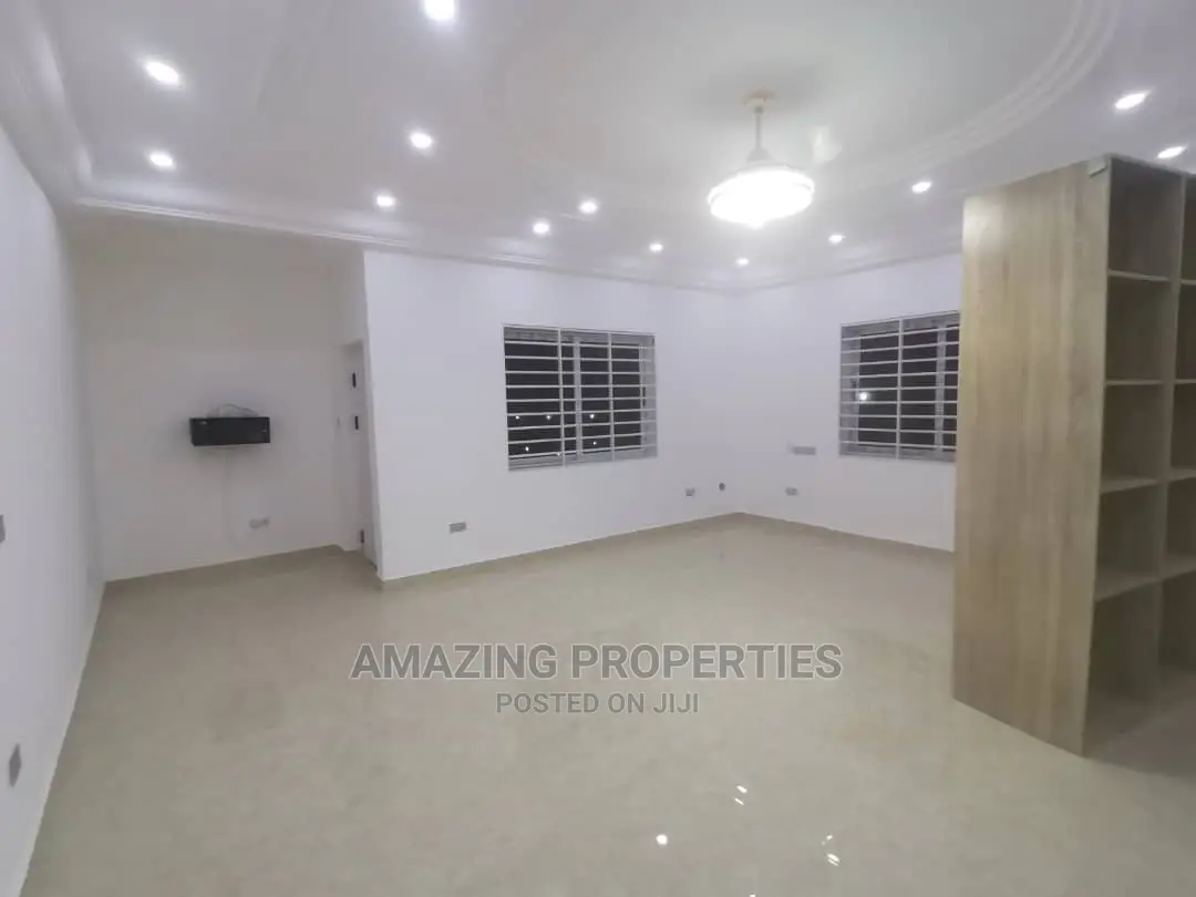 5bdrm House in East Legon for Sale
