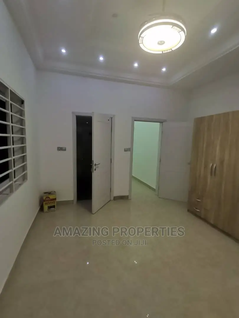 5bdrm House in East Legon for Sale