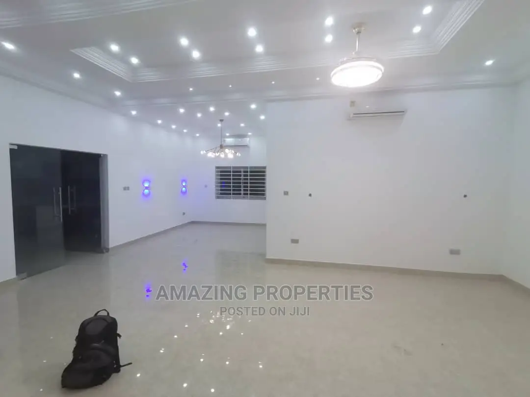 5bdrm House in East Legon for Sale