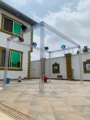 Indoor Truss With 8 LED Light