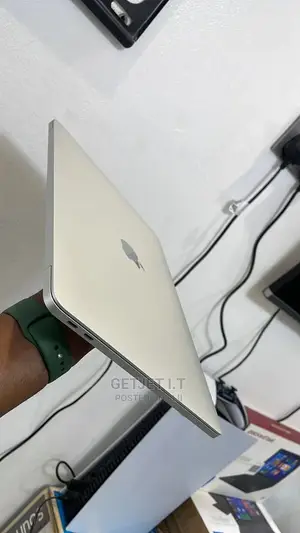 Laptop Apple MacBook 2017 8GB Intel Core I5 SSD 512GB