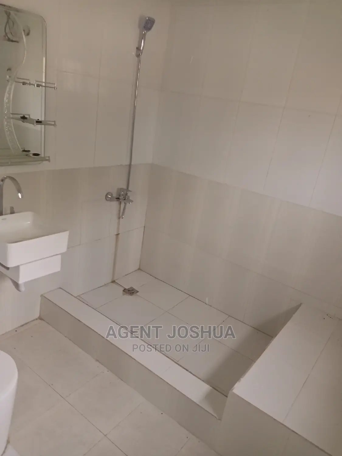4bdrm House in Manet Court Estate for rent