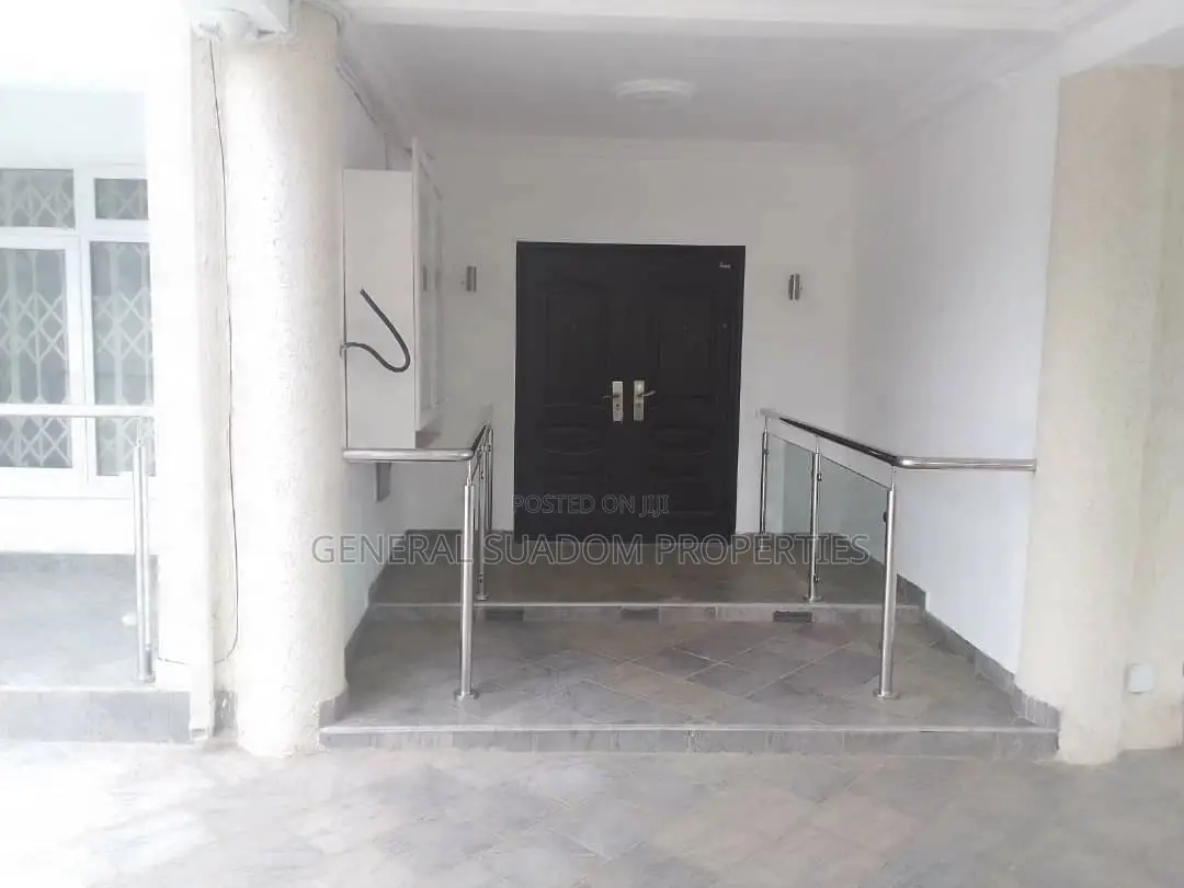 3bdrm Apartment in Suadom Properties, Airport Residential Area