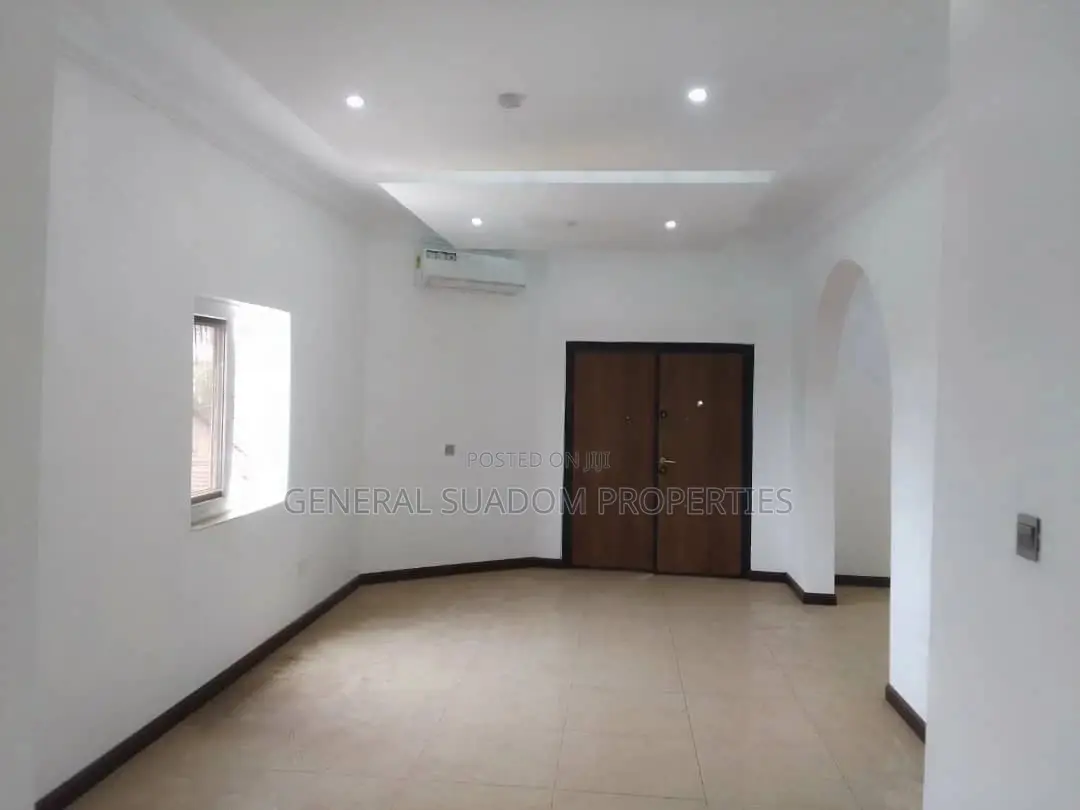 3bdrm Apartment in Suadom Properties, Airport Residential Area