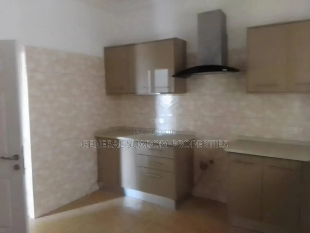 3bdrm Apartment in Suadom Properties, Airport Residential Area