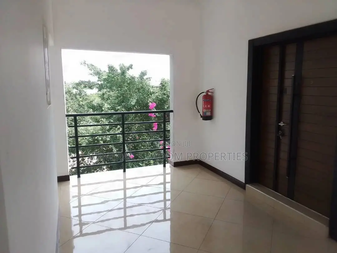 3bdrm Apartment in Suadom Properties, Airport Residential Area