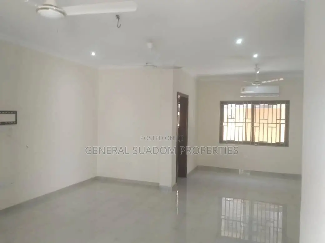 3bdrm Apartment in Suadom Proparties, Accra Metropolitan for rent