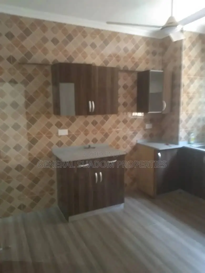 3bdrm Apartment in Suadom Proparties, Accra Metropolitan for rent