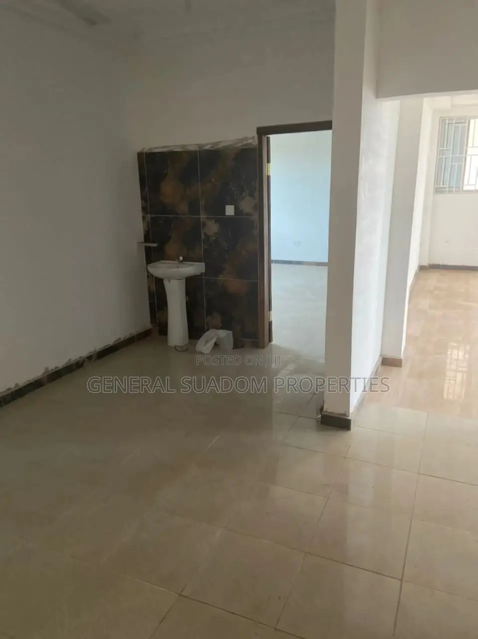 3bdrm Apartment in Suadom Proparties, Accra Metropolitan for rent