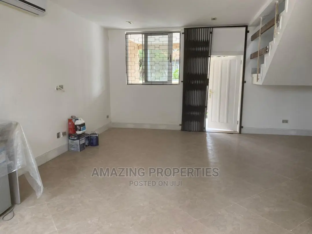 Suitable for Office or Residence North Ridge Alisa Hotel