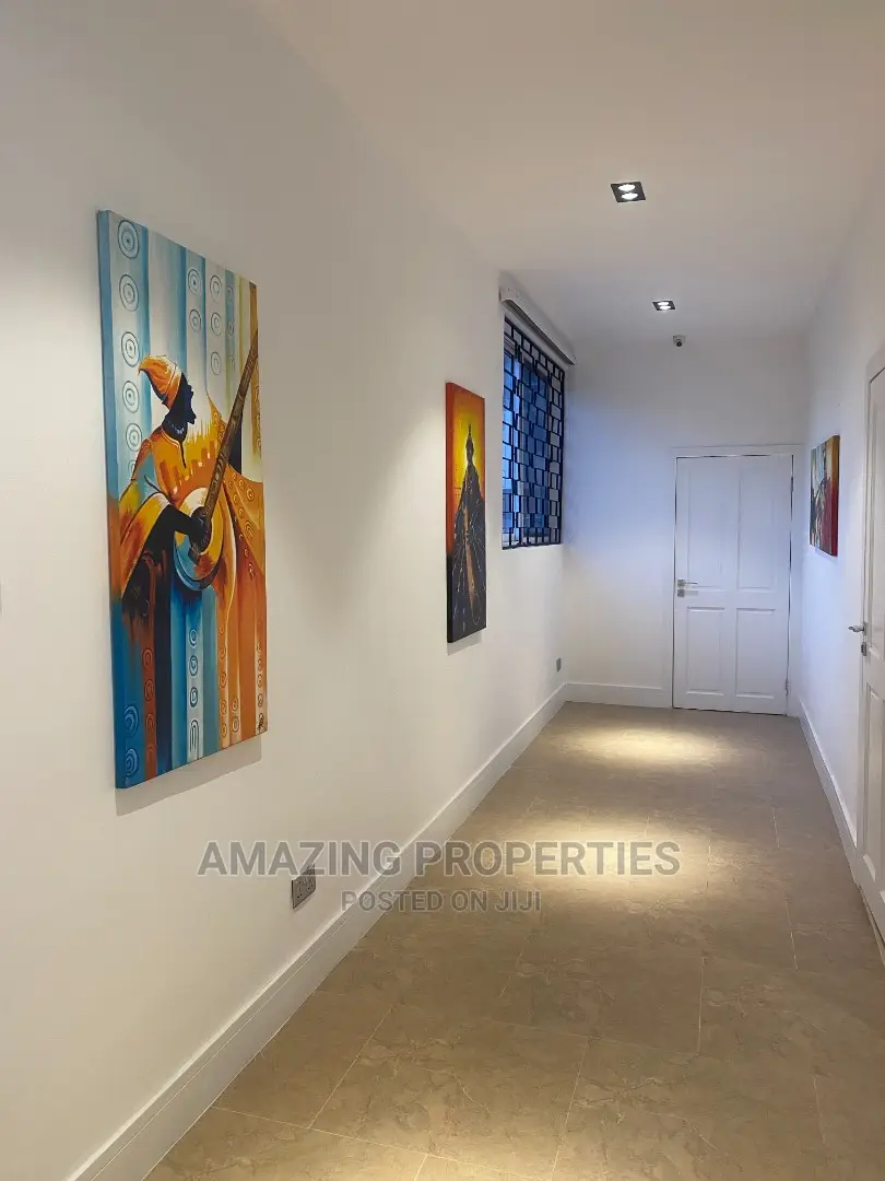 Suitable for Office or Residence North Ridge Alisa Hotel