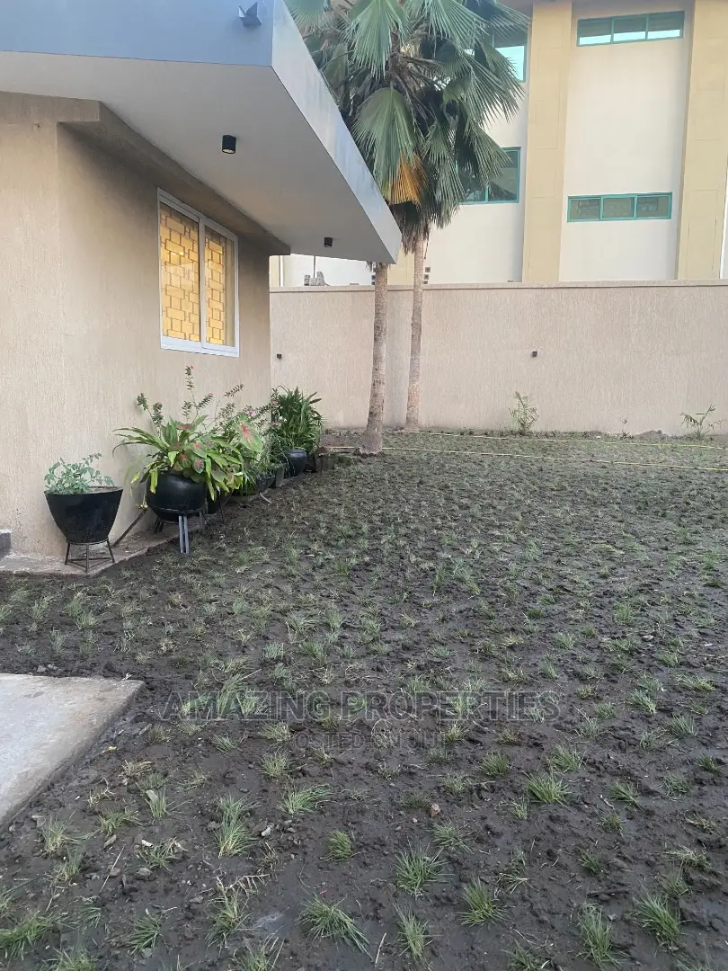 Suitable for Office or Residence North Ridge Alisa Hotel