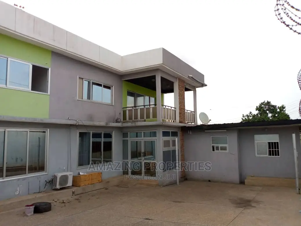 Suitable for Office or Residence North Ridge Alisa Hotel