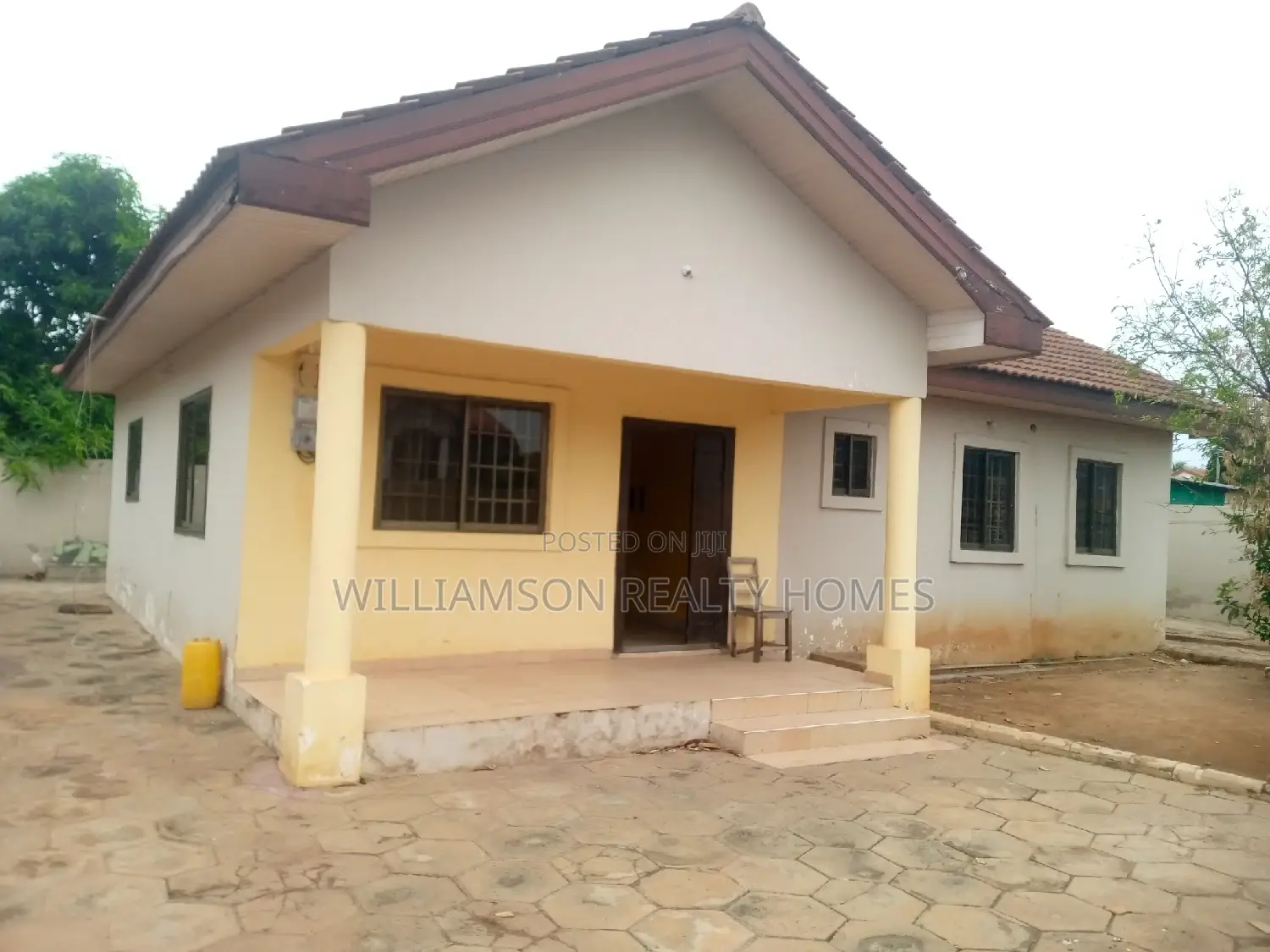 3bdrm House in Hfc Estate, Spintex for rent
