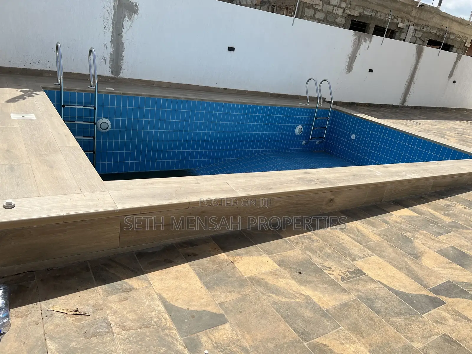 4bdrm House in 4 Bedroom House for for Sale