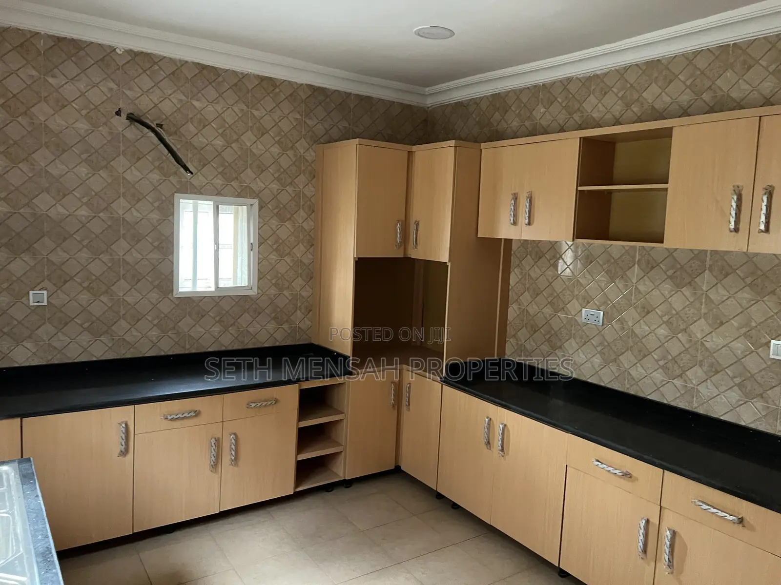 Furnished 3bdrm House in 3 Bedroom House, Dome for sale