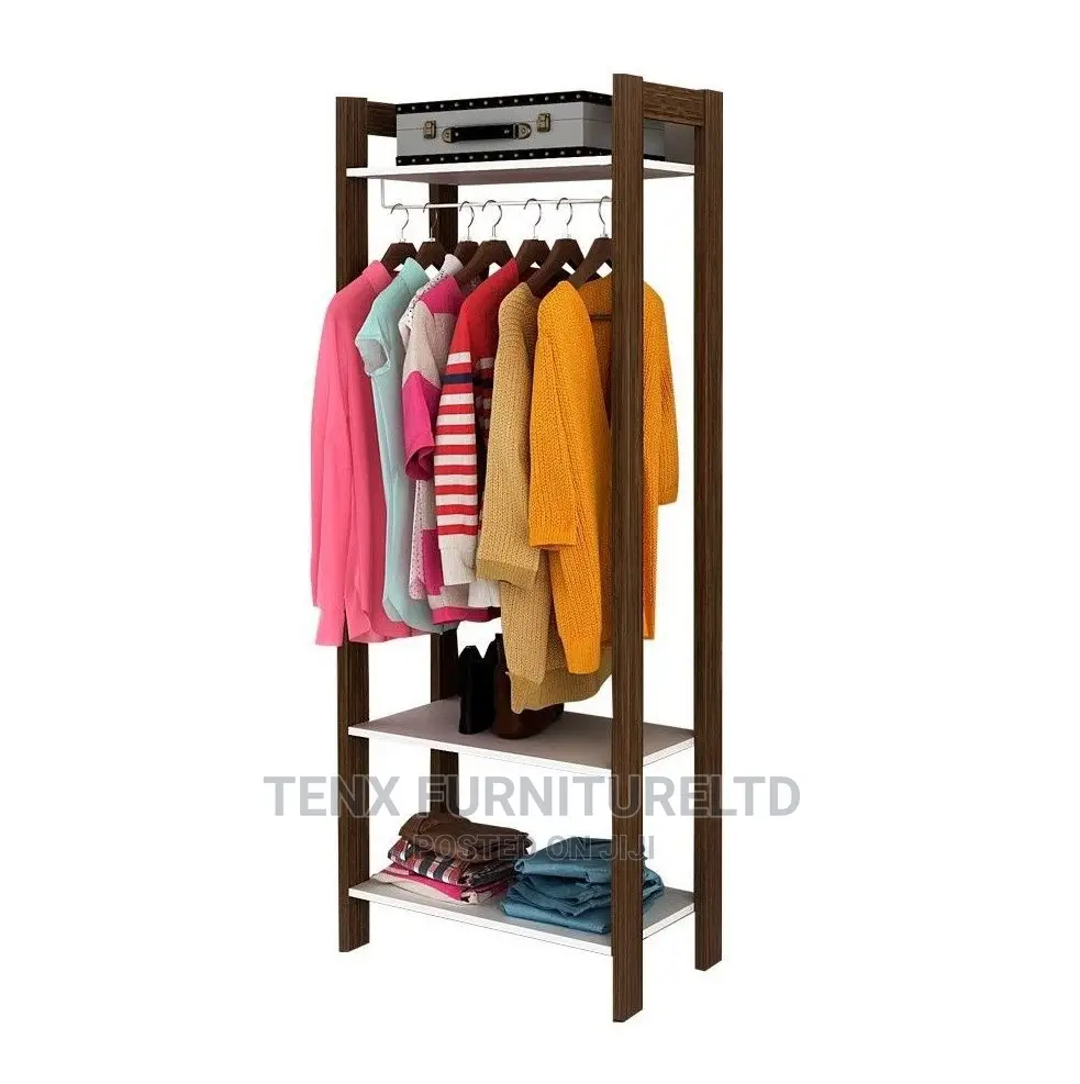 Armario Closet With Cloth Hangers